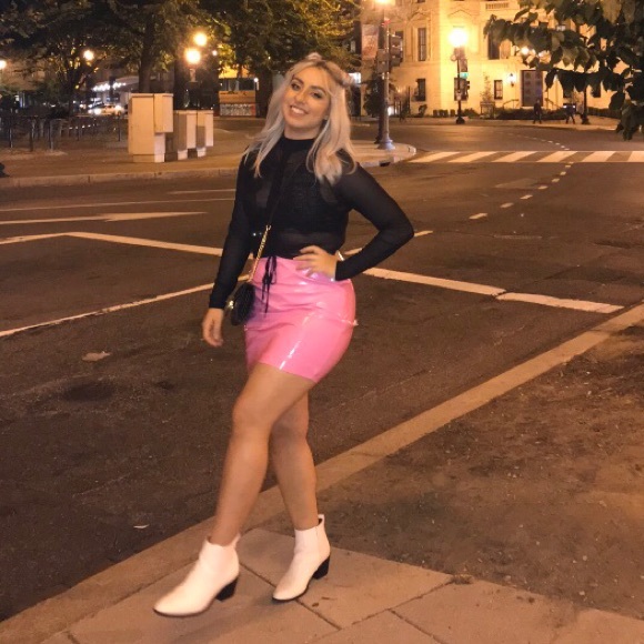 Meet your Posher, Brittany - Picture 3 of 4